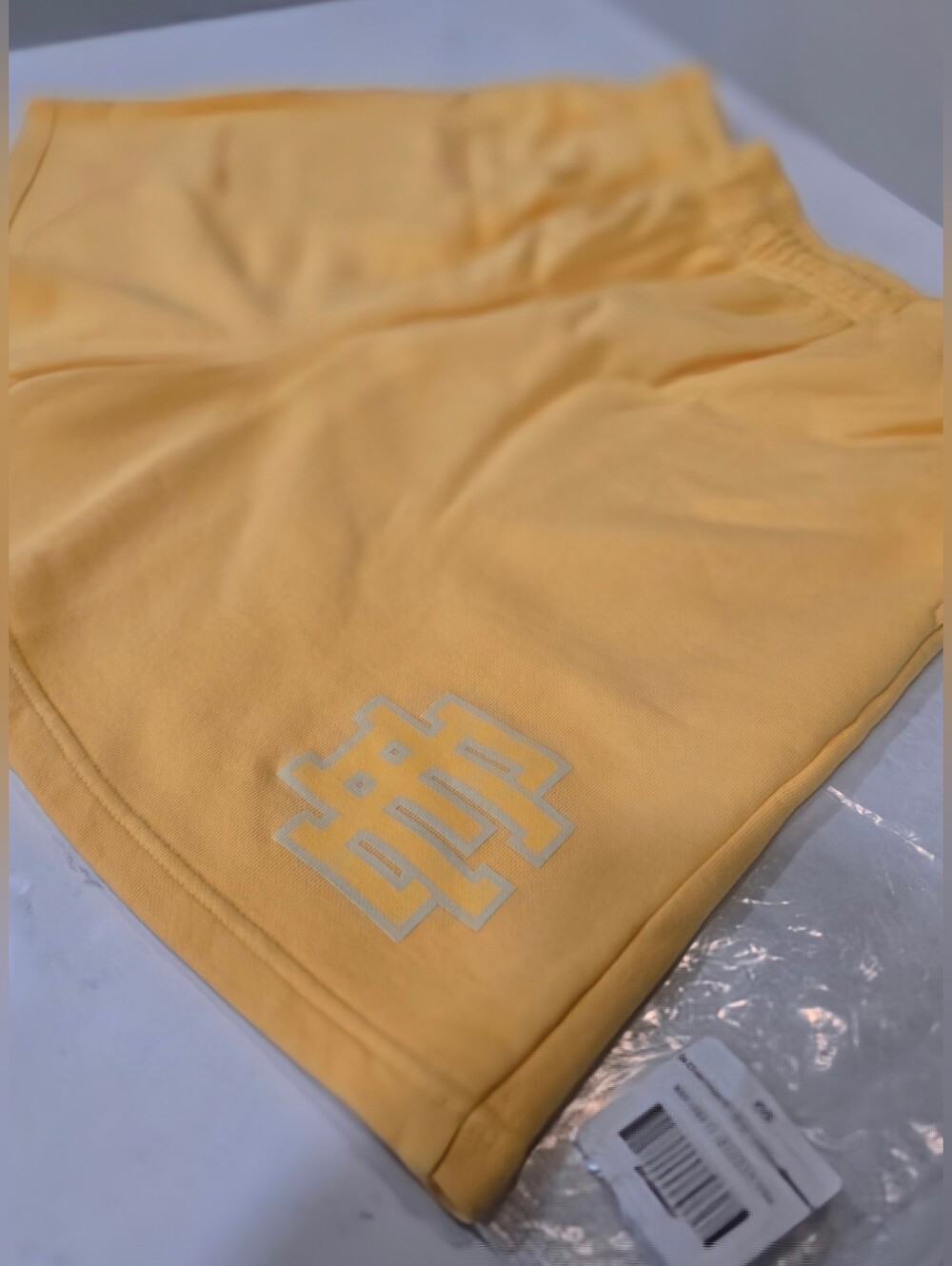 ERIC EMANUEL - EE BASIC SWEATSHORT - Banana/Banana